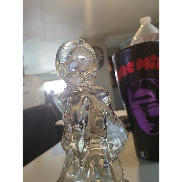 Vintage Clear Pressed Glass Kneeling Boy Figurine Praying Child Mid Century - Picture 3 of 11